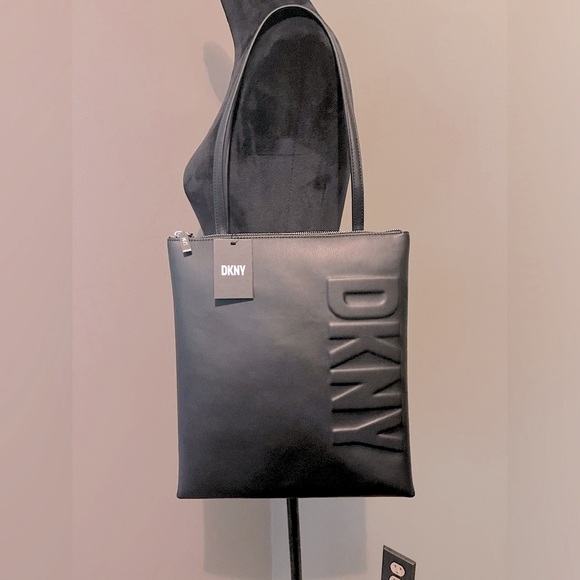 NWT! DKNY BOLD LOGO CONTEMPORARY & BADA$$ PURSE! DOUBLE-SIDED. VERSATILE! - Picture 5 of 9
